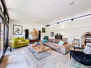 Photo 16- click for photo gallery